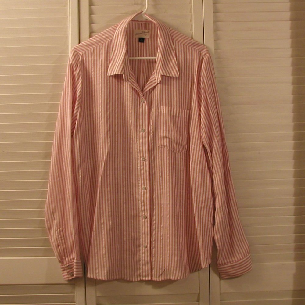 Universal Thread XL Red Stripe Button Down Top